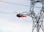 Iberdrola usa helicpteros en la lnea de Catadau y Alzira a Gandia para no daar el paisaje