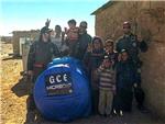 Bomberos en Accin instala depsitos de agua potable y construye sanitarios en campos de refugiados del Shara