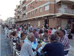 AGUAFA plena el carrer de Guadassuar amb el IV Sopar Popular