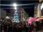 Benifai dna la benvinguda als Nadals amb l'acte de l'encesa oficial de les llums