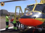 Comencen els rescats del nou helicpter dels bombers amb un home ferit en caure a la muntanya a Tous