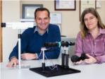 Desarrollan un dispositivo para simular las lentes intraoculares que se implantan a pacientes con cataratas