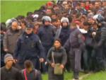 Desbordada por la llegada de refugiados, Europa crea la Guardia Europea de Fronteras y costas