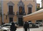 Desplegament policial a Alginet per la presncia de persones encaputxades amb metralladores en la Casa Consitorial