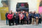 El collectiu de majors d'Almussafes visita l'exposici Memria de la Modernitat a Alzira