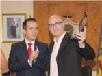 El Dr. David Iborra, cirujano del Hospital de La Ribera, recibe la Distinci d'Honor 9 d'Octubre de Alberic
