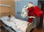 El Pare Noel ha visitat este mat l'Hospital de la Ribera