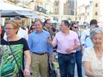 El PP de Algemes ha visitado el mercado con Juan Carlos Moragues, conseller de Hacienda