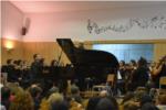 xit del concert de lOrquestra Simfnica del Conservatori de Carlet amb el pianista Carlos Cortina