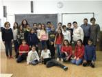 La guanyadora del 'Concurs Escolar de Targetes Nadalenques' de Benifai rep el seu premi
