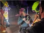 La Gurdia Civil rescata a una famlia atrapada per les flames en un incendi a Alberic