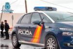La Policia Nacional det a Alzira a un home per agredir violentament amb diverses botelles de cristall a una dona