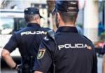 La Policia Nacional det a Alzira a un home que va disparar una arma al carrer