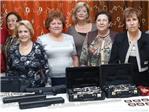 Las Damas de Santa Cecilia de Benifai obsequian sus instrumentos a la Sociedad Musical