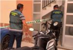 Un home mata a ganivetades a la seua dona davant del seu fill de 12 anys i desprs se sucida a Antella
