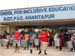 Talleres de percusin para impulsar la integracin de estudiantes con discapacidad visual en la India