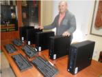 Turs rep cinc ordinadors del programa de modernitzaci de la Diputaci