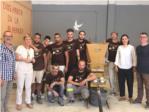 Un taller a Algemesi de 8 joves fabricar 17.000 rajoles per a construir la biblioteca del Raval