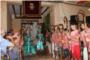 Cada da, una calle engalanada acoge las tradicionales Danses de Guadassuar
