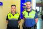 Juan Llopis y Vicente Escriv, policas locales de Cullera, socorrieron al deportista que sufri un infarto