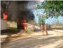 Un incendio calcina un almacn vaco de una pirotecnia en Turs