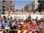 Alzira esclata en festa i els carrers somplin denginy, stira i msica en el primer dia de falles