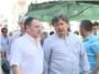 El conseller de Gobernacin acompa al candidato del PP de Algemes en su visita por el mercado