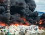 Incendi en una empresa de reciclatge de cart i plstics a La Pobla Llarga