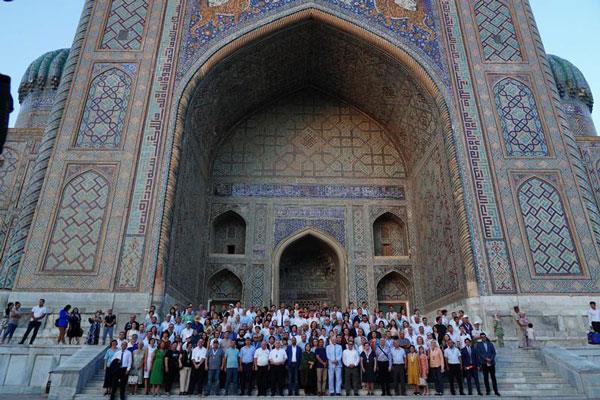 El Museu i la Festa de la Mare de Déu de la Salut d'Algemesí arriben fins a la mítica ciutat de Samarcanda  en Uzbekistan