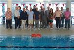 Polticos, encabezados por el alcalde, y empresarios han visitado la piscina de Algemes