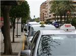 Ante el suceso del sábado, los taxistas de Alzira denuncian el temor que sufre el sector