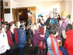 Quasi 400 escolars assistixen a Almussafes a una comèdia musical sobre educació viària