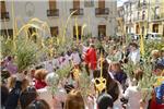 Centenares de vecinos de Carlet participan en el Domingo de Ramos