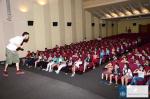 Ms de 1.000 escolares de Carlet aprenden ingls con teatro