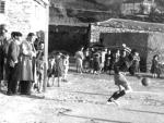 Fotos antiguas de ftbol (3)  Partido en O Vicedo (Lugo), dcada de los 60