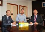 Caixa Popular firma un convenio con el Ayuntamiento de Gavarda