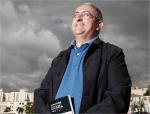 Enric Ramiro Roca, profesor del IES Guadassuar autor de 'La maleta de la ciencia'