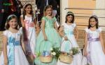 Ayer se celebró en Alzira la tradicional ofrenda de flores y frutos a la Virgen del Lluch
