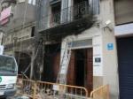 Un incendio arrasa la fachada de un local de copas de Algemes