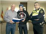 El jove d'Almussafes Alejandro Mar reconegut per l'Ajuntament per la seua solidaritat