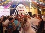 350 parelles han participat en la IX Revetlla del Mant de Manila d'Alginet