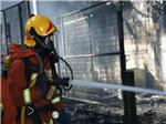 Un incendio arrasa la empresa Grupo Soler de Benicull