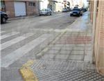 El Ayuntamiento de Carlet mejora más de 90 pasos de peatones