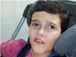 Laserspace de Alzira ayuda a Adrián, un niño de Algemesí con un daño cerebral grave