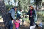 800 plantones de diversas variedades arbreas se plantaron ayer en la Muntanyeta de Alzira con motivo del Da del rbol