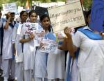 Una niña de cuatro años muere doce días después de ser violada en la India