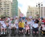 El sector de la discapacidad se manifiesta en Valencia para denunciar que est al borde del colapso por los impagos