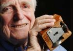 Muere Doug Engelbart, inventor del ratn del ordenador