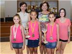 La alcaldesa de Carlet ha recibido a las campeonas de gimnasia rtmica