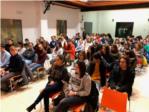 Al voltant de 270 estudiants d’Algemesí participen en un encontre l’escriptor Vicent Borràs